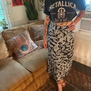 Petite small black and white skirt